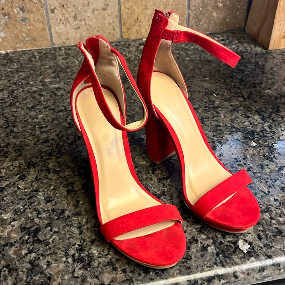 Wild Diva Lounge Red Strappy shoes 6.5